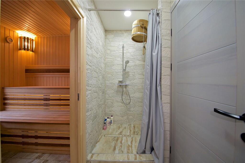 Sauna/Shower/WC