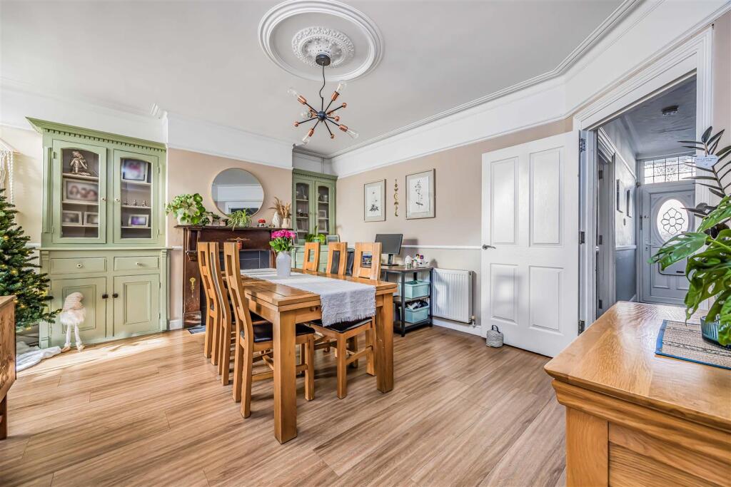 32 Hewett Road, Hilsea-Small-PorticoMarketing-Sold