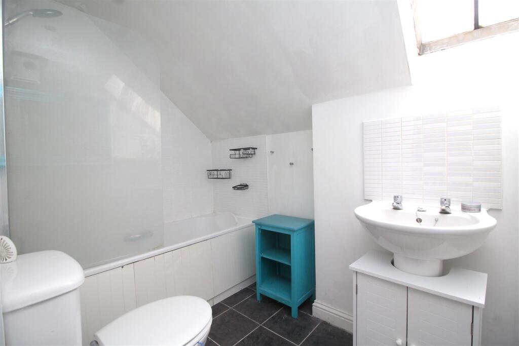 bathroom .JPG