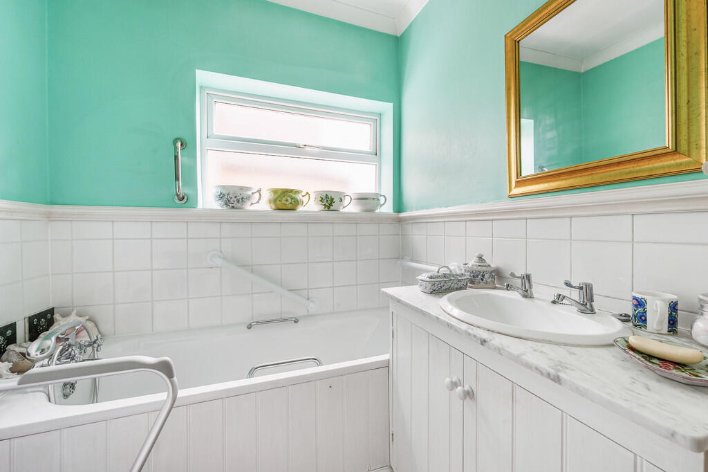 Coningsby Road (1...