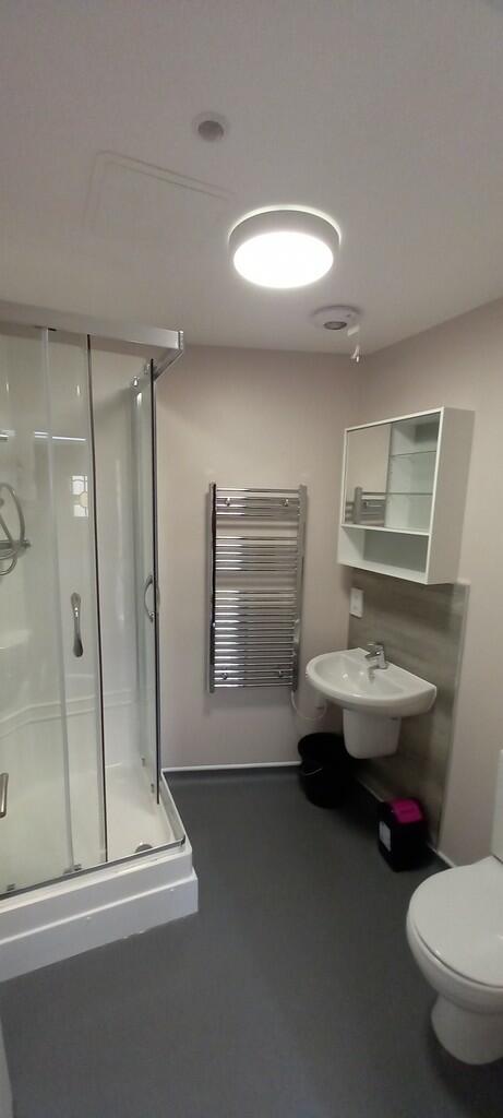 Batroom shared be...