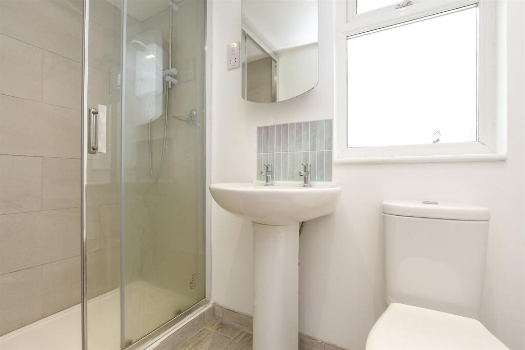 Annexe Shower Room