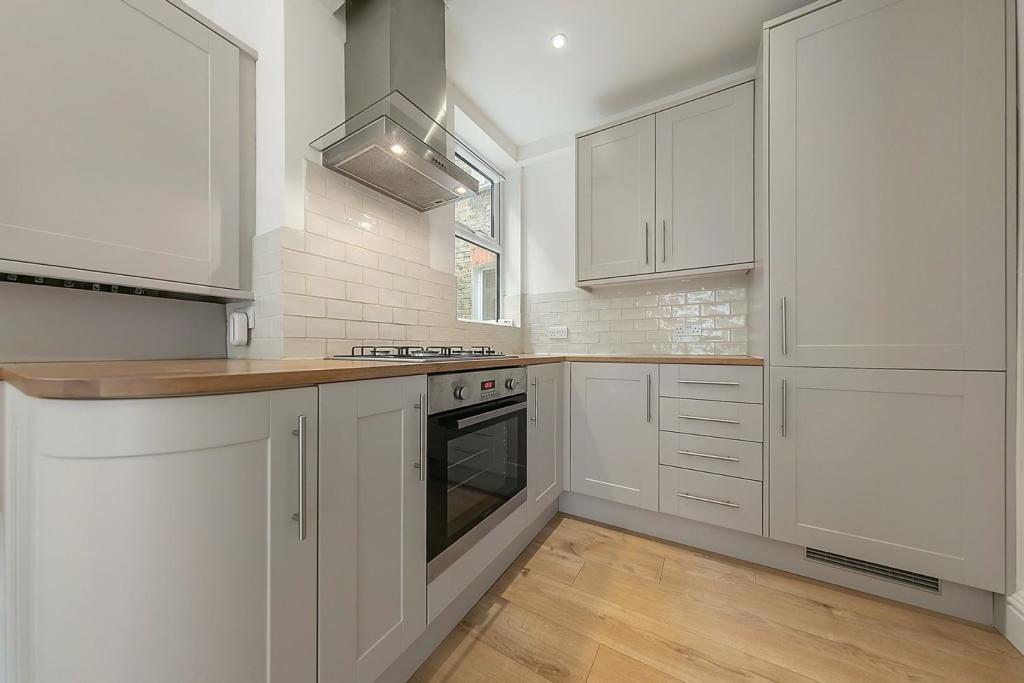 Kitchen (2).jpg