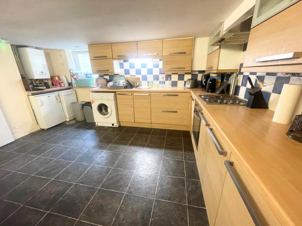 Lucas Street (room 2), Headingley, Leeds
