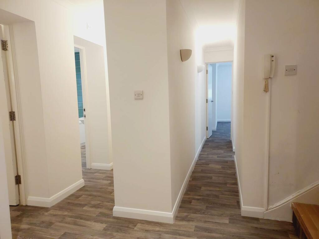 Entrance hall (aspec