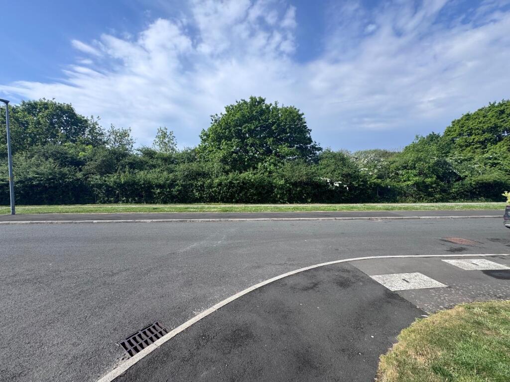 Views to side Elevation