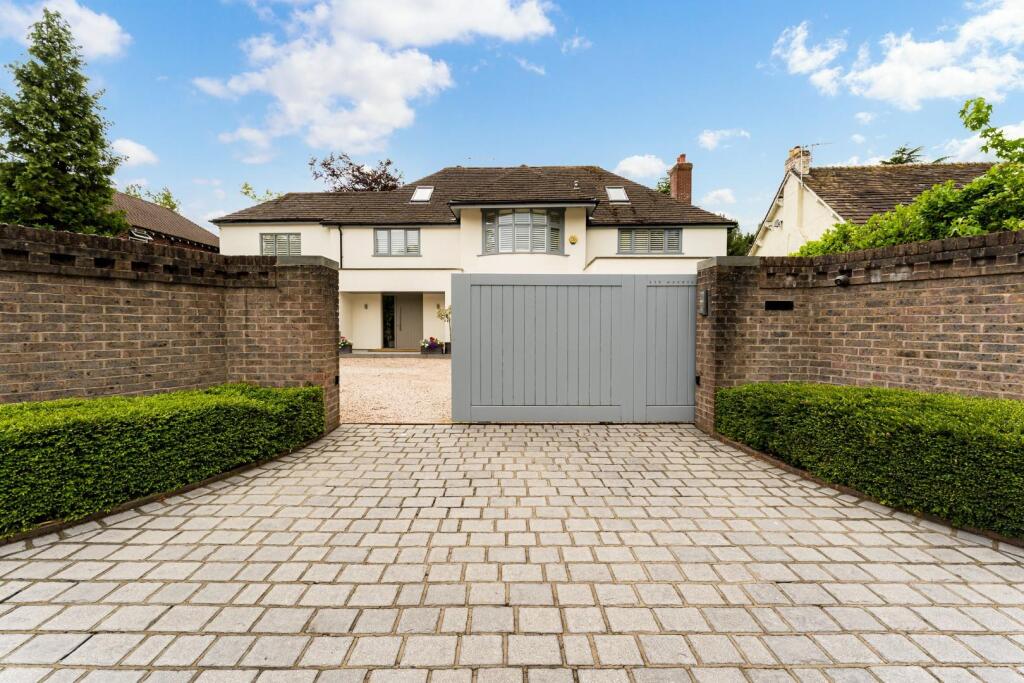 218 WOODFORD ROAD-172.jpg
