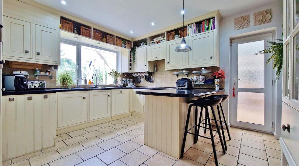 Kitchen/Breakfast Room