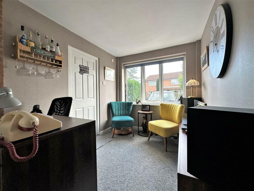 Sitting/Hobbies Room 376