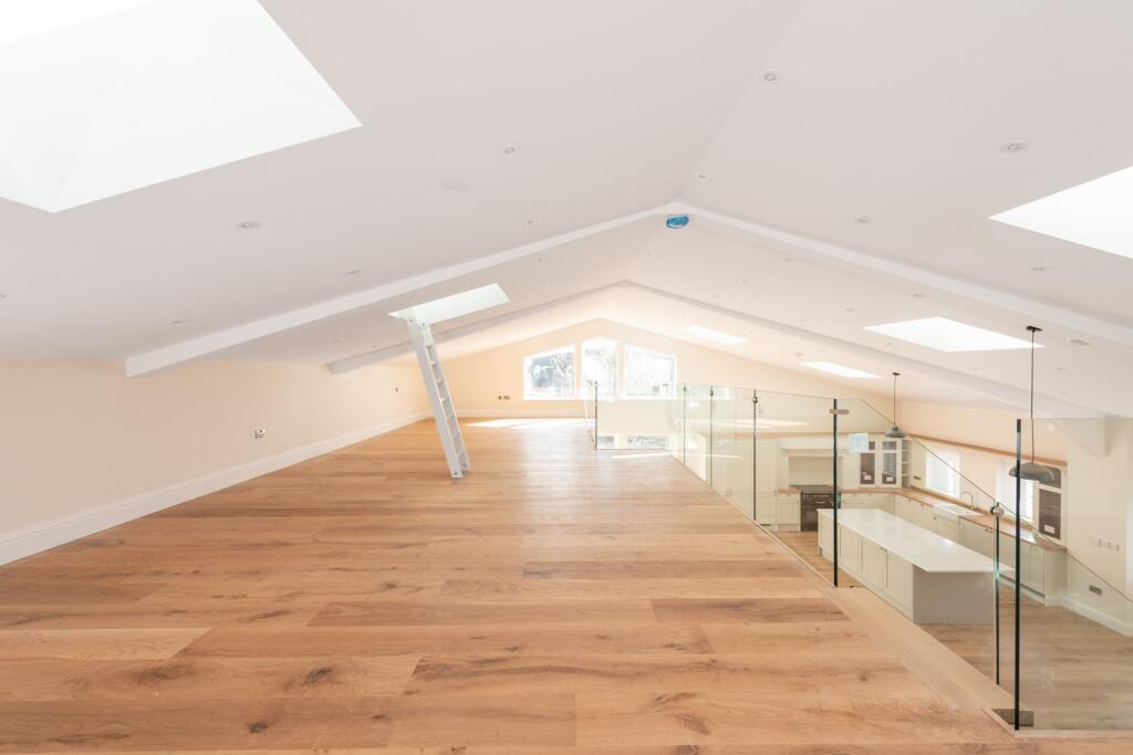 Sitting/Viewing/Gall