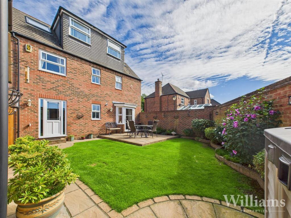 CAM04950G0-PR0124-STILL005 - Copy - Copy.jpg