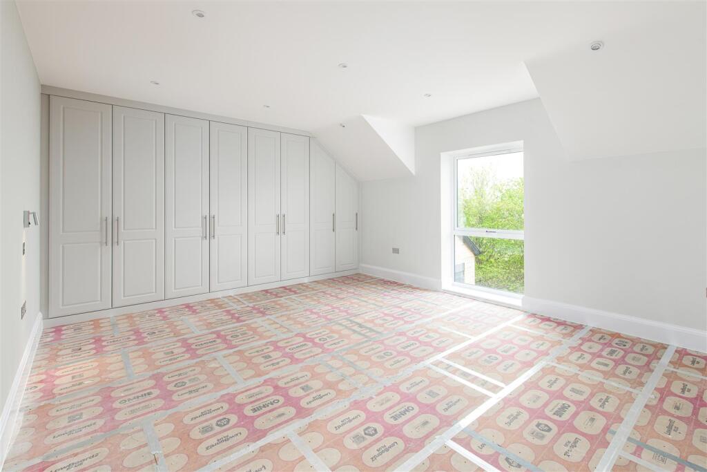 Bedroom1_1.jpg