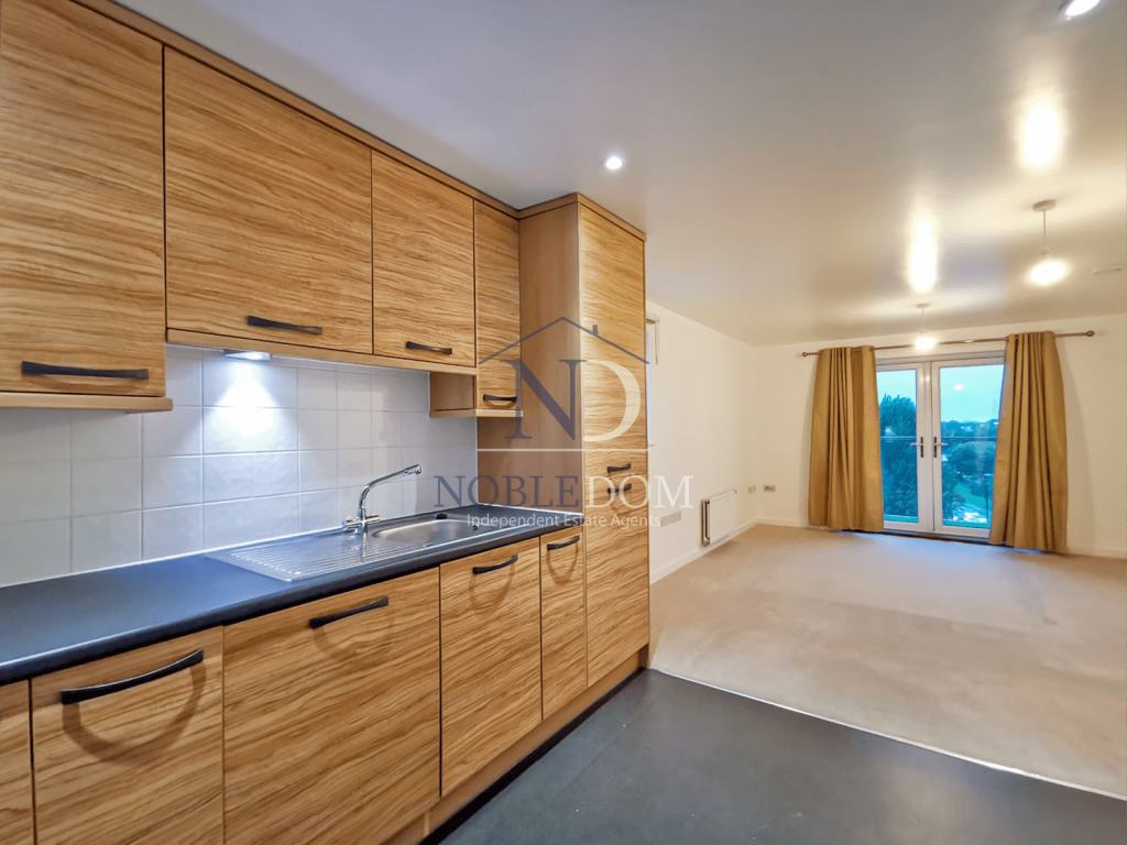 2 BEDROOM FLAT IN NORTHOLT