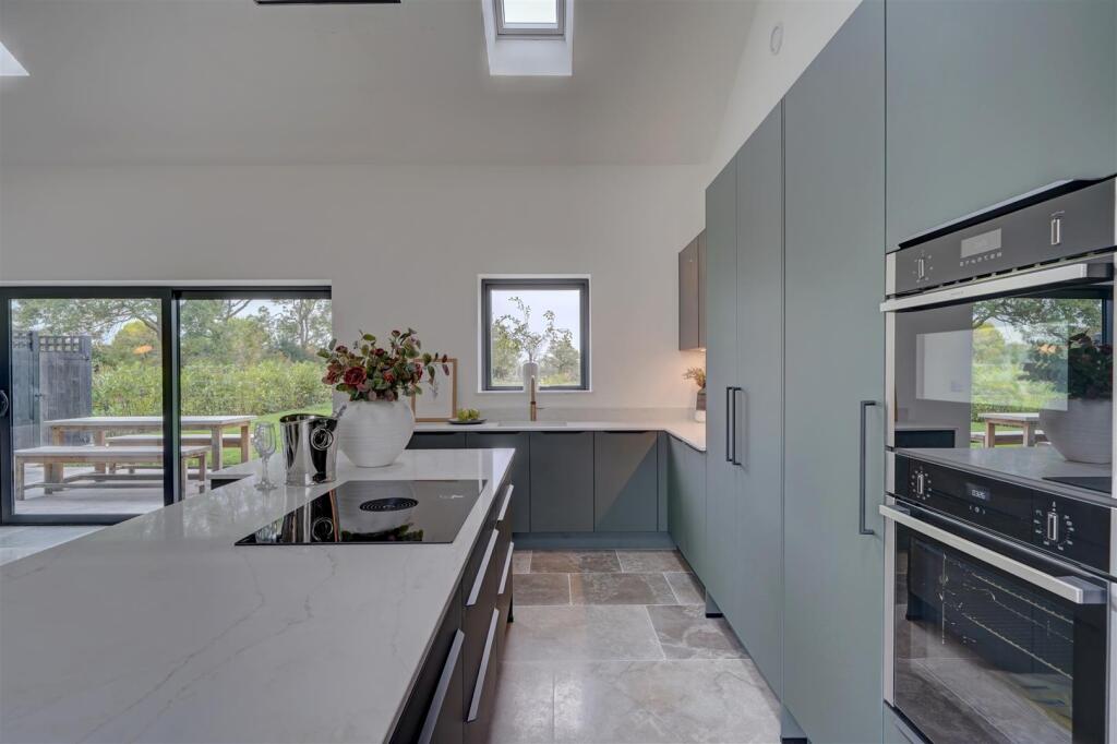 Arrow House (19).jpg