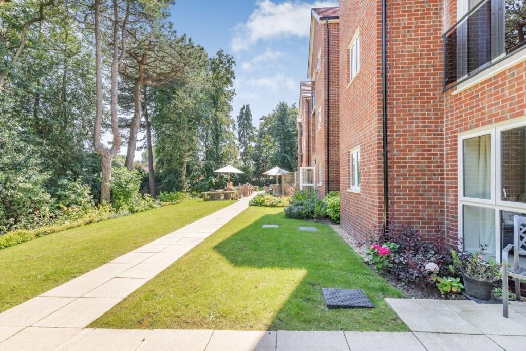 8516693-exterior05 (Medium).jpg