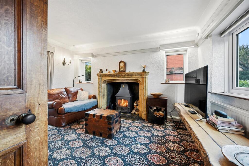 Sitting Room from entrance hallway.jpg