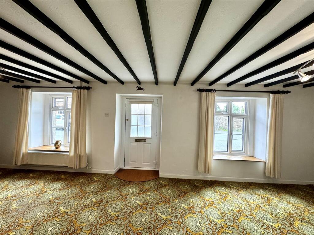 SITTING ROOM