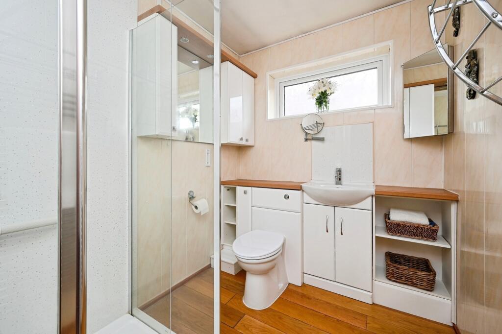 Photo- Shower Room