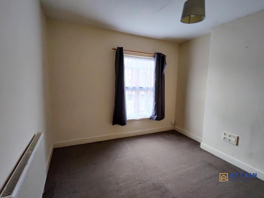 Bedroom 1.jpg