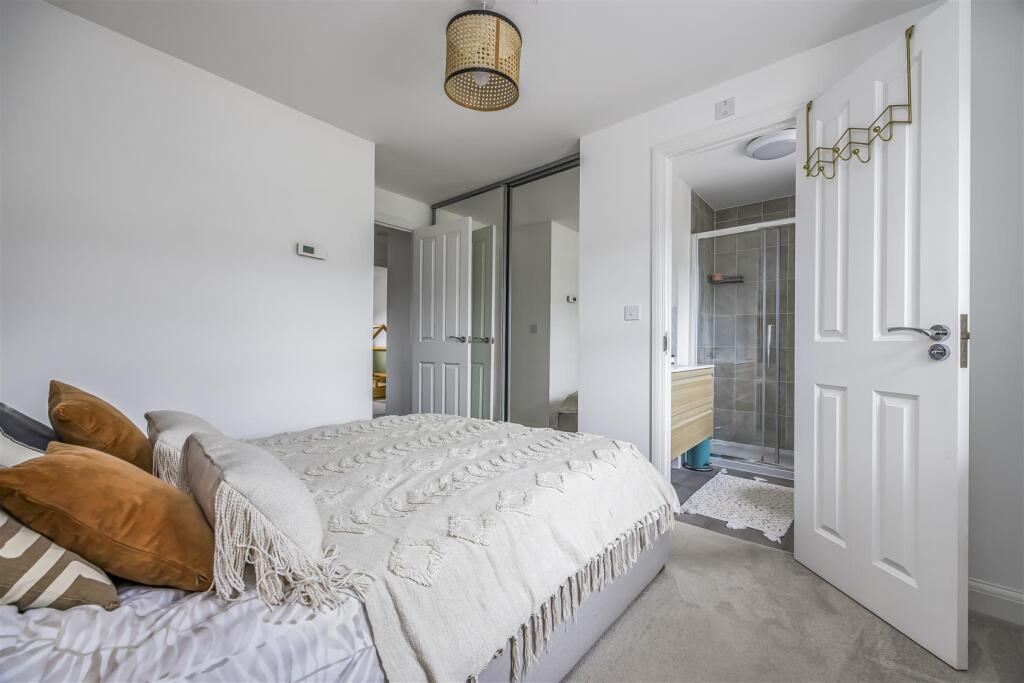 3 Mulberry Walk, Bedhampton-PorticoMarketing-SoldB