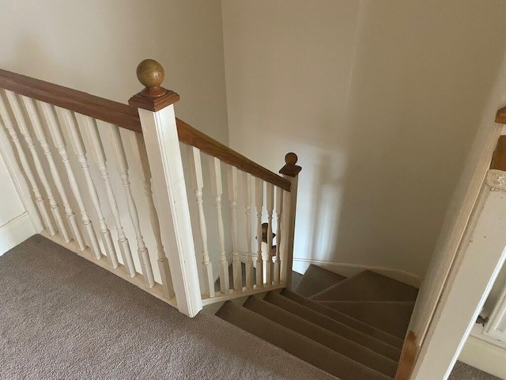 Stairdown 1st flo...