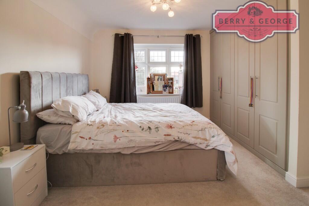 MAIN BEDROOM