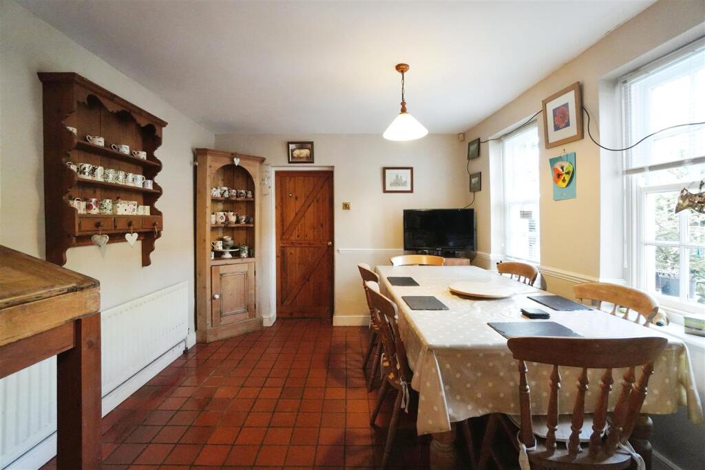 Dining Kitchen