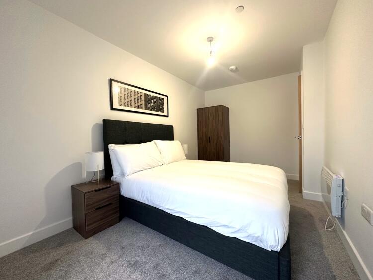 Bedroom 2 (Wardrobe)