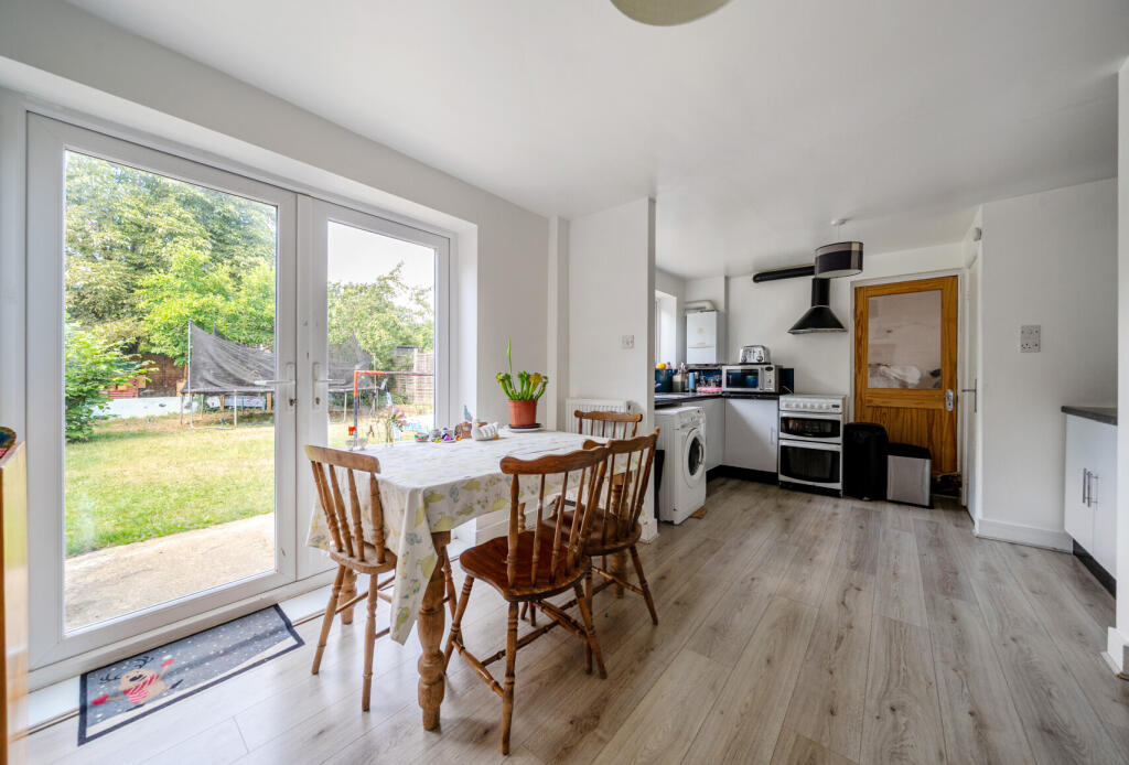 1316841-12-686297...