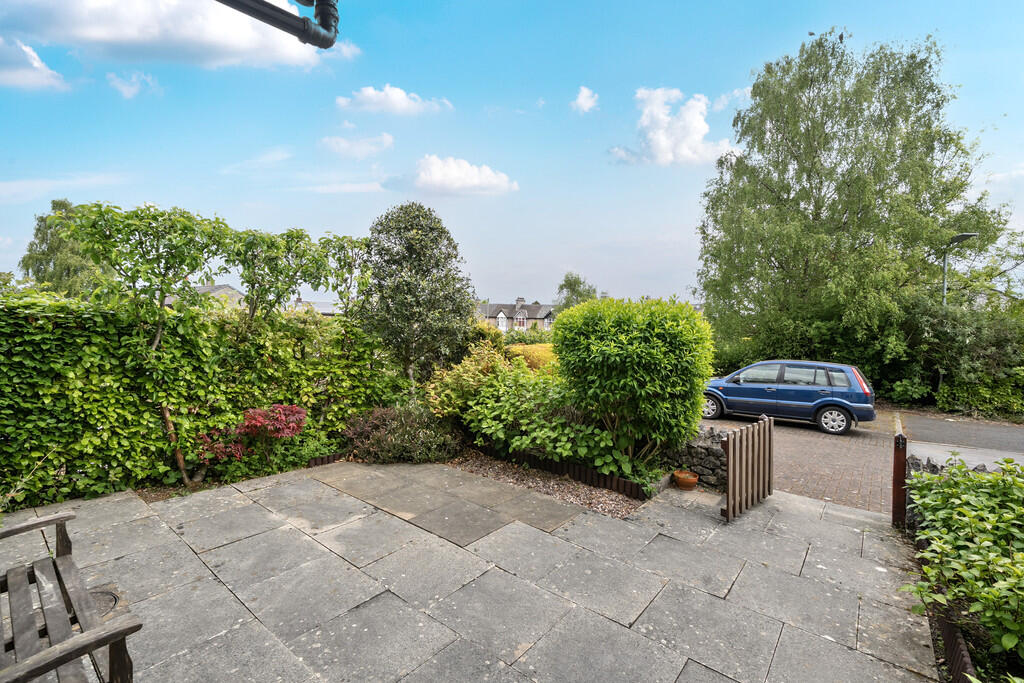 Front Patio Garde...