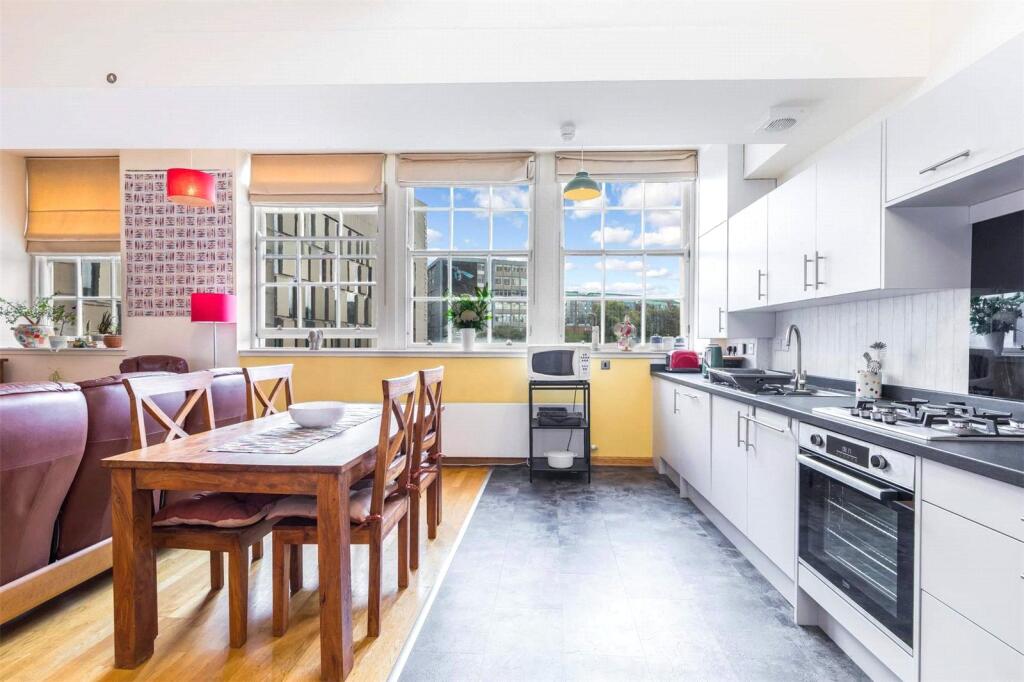 Kitchen / Dining