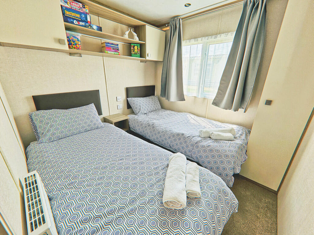 Rosa Bedroom 2