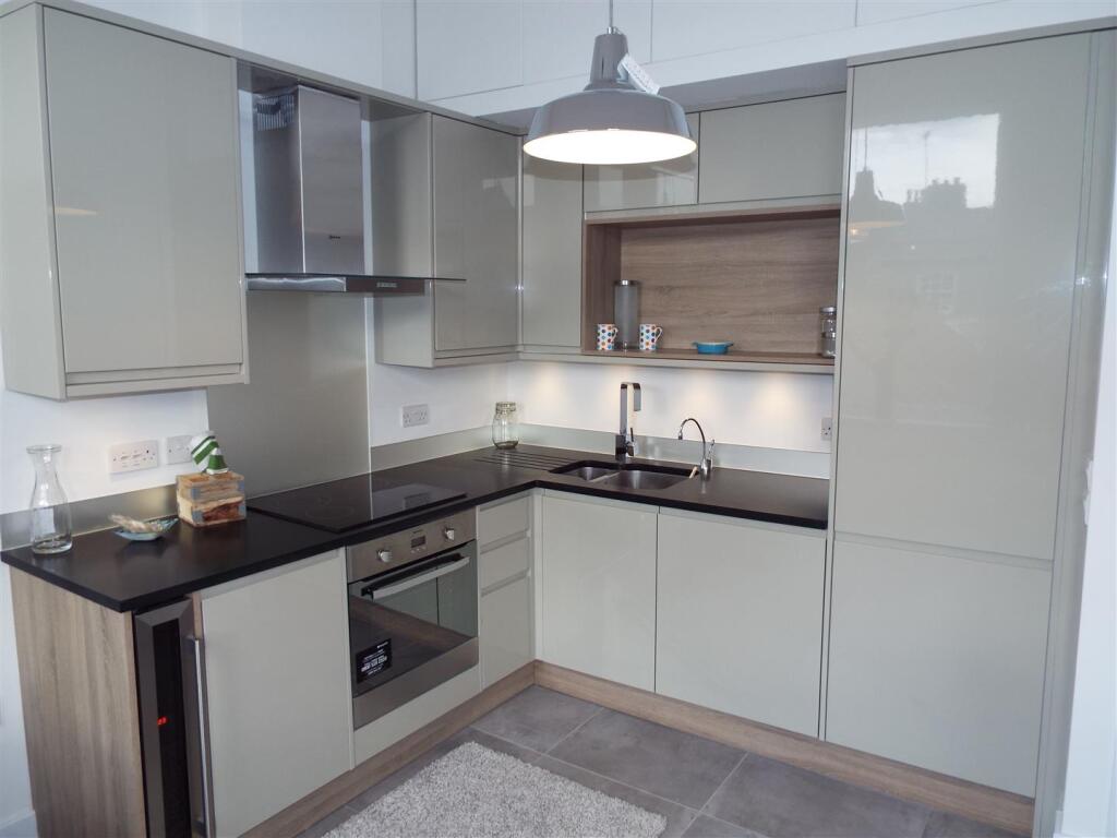 Elliot House, Pudding Lane - Flat 1 - Kitchen (1).