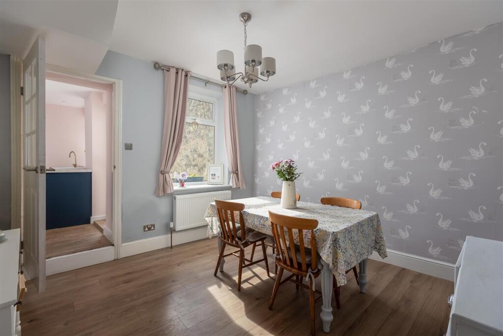 Castle Road 5 Dining Room-1.jpg