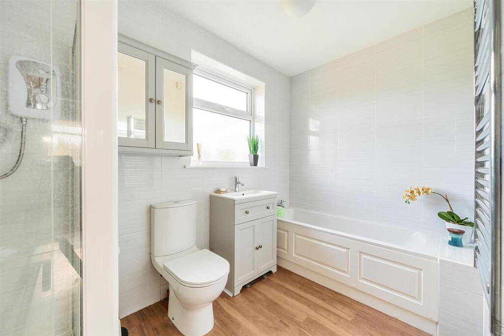 All Oaks Bungalow, Cathiron