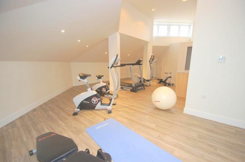 Ridgmont Plaza Gym.jpg