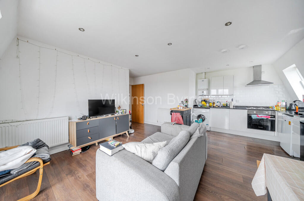 d6b858d1-7518-42a...