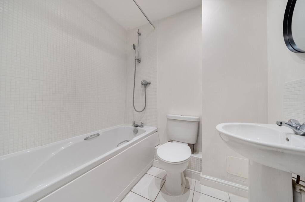 1371853-6-68f77dab52ba9