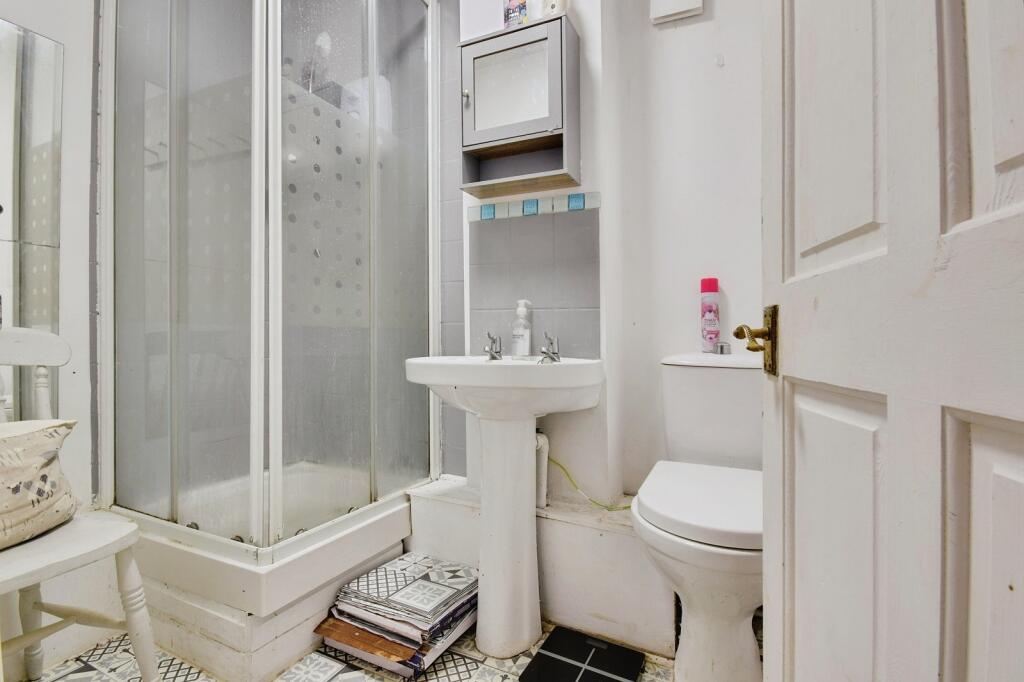 Annexe Shower Room