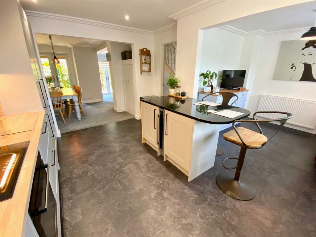 robin royd lane 28 kitchen 2.jpg