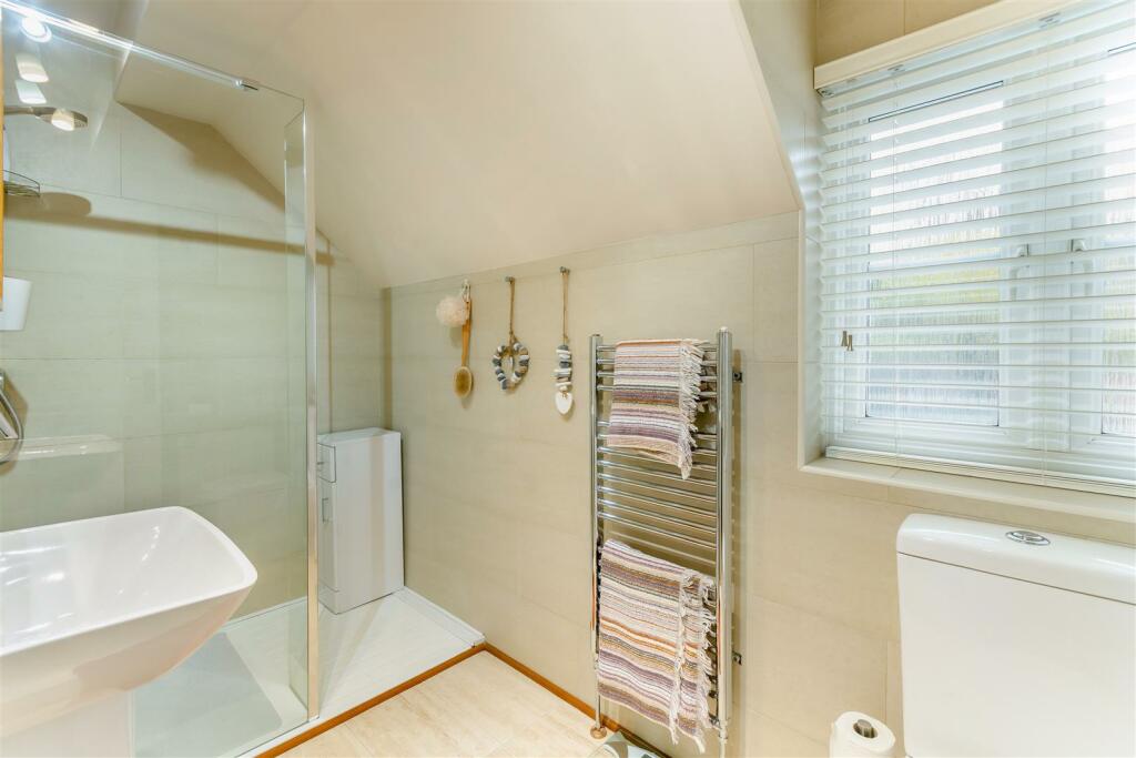 8627356-interior06.jpg