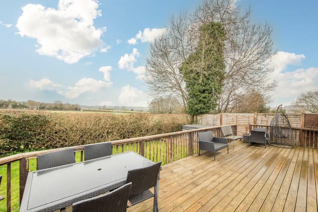 Rear Decking Area