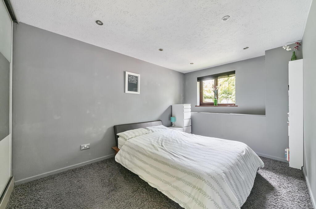 1309562-19-684b12...