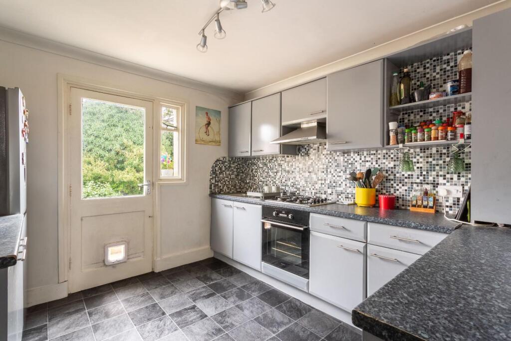 kitchen (1).jpg