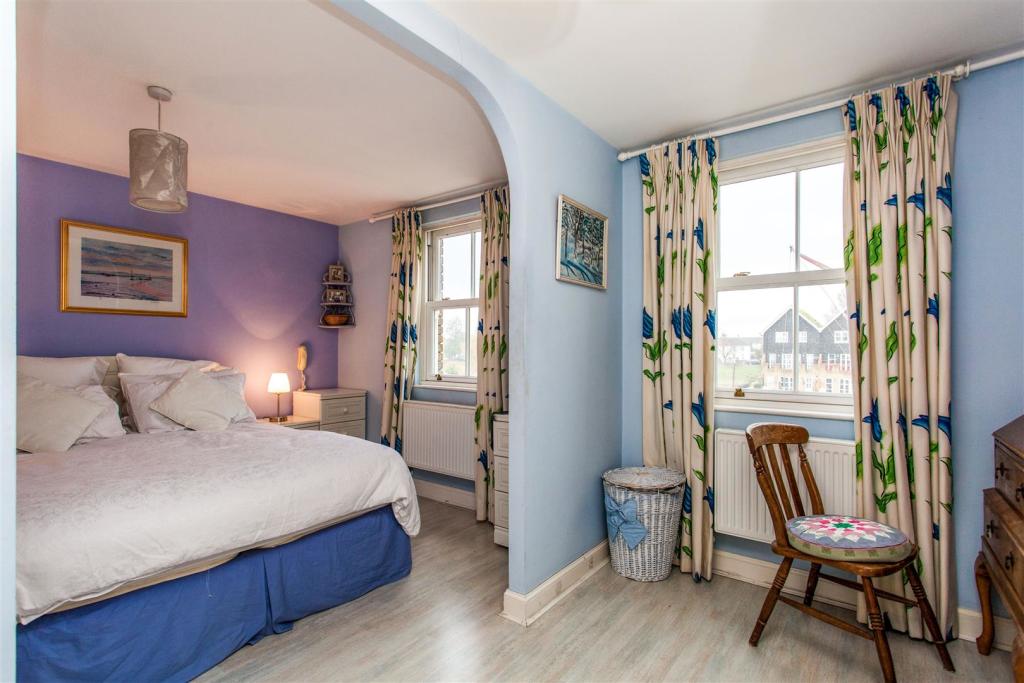 Bedroom One (1).jpg