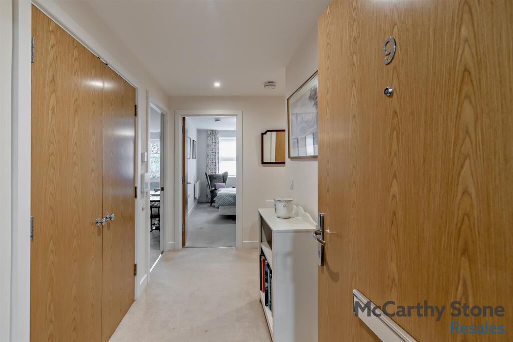 8643823-interior04-800.jpg