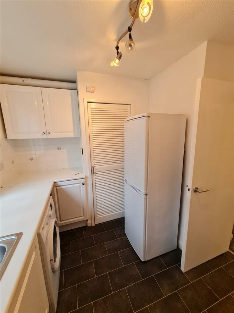 3 Kirkvale Court Kitchen2.jpg