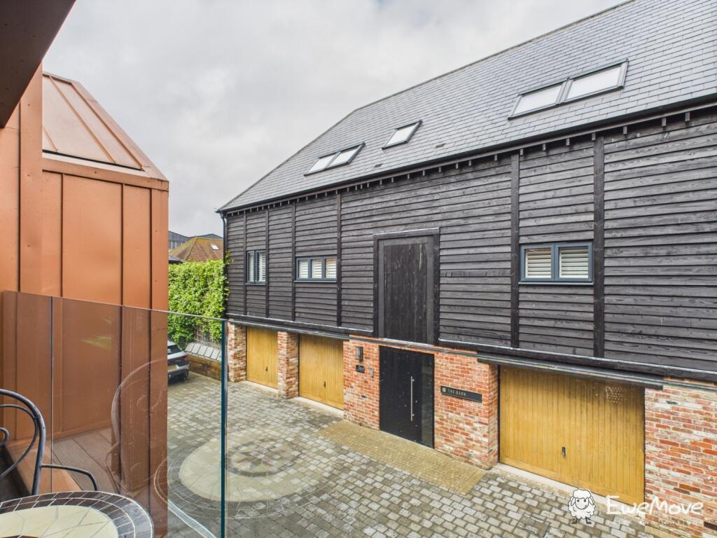 CAM02899G0-PR0059-STILL004