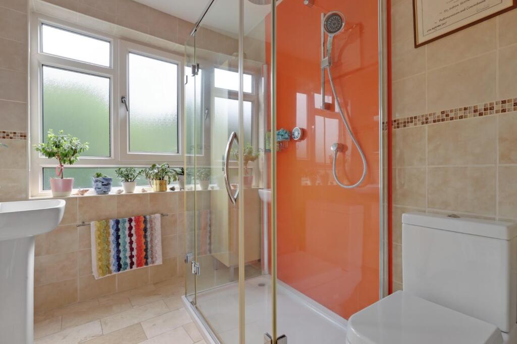 05-2257JHPropWorld - 45 Hall Drive - 25.jpg