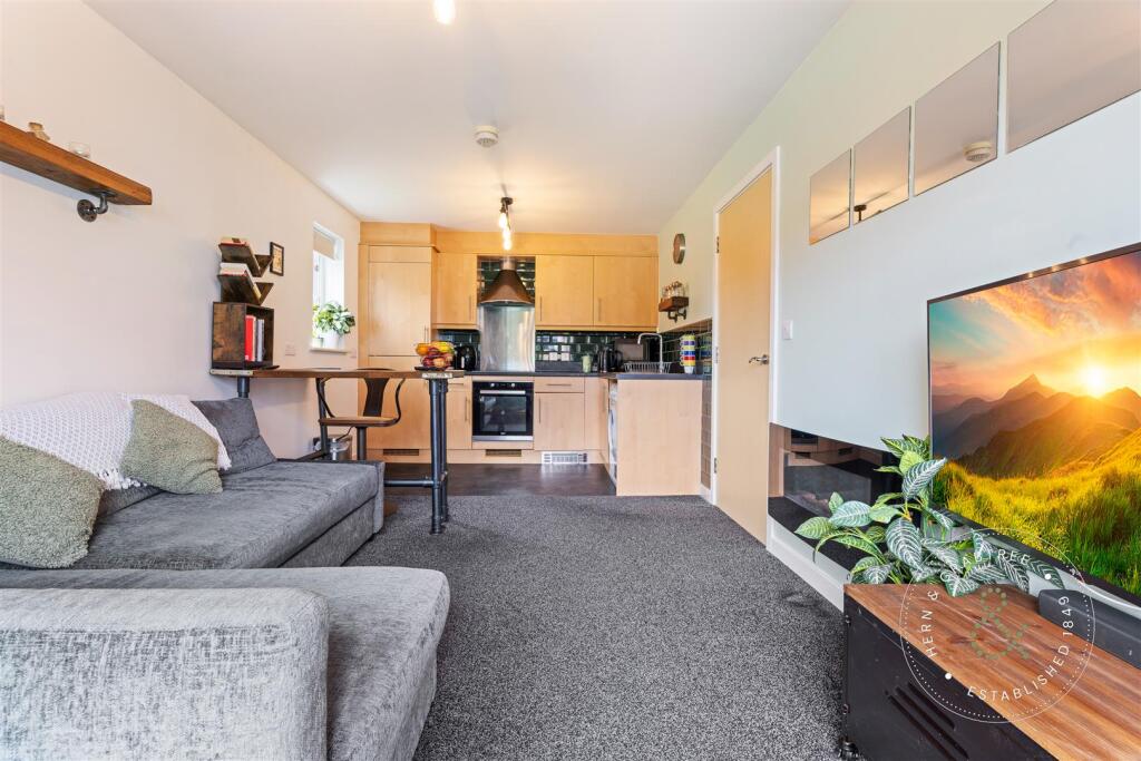 Pentland Close, HernCrabtree (8).jpg